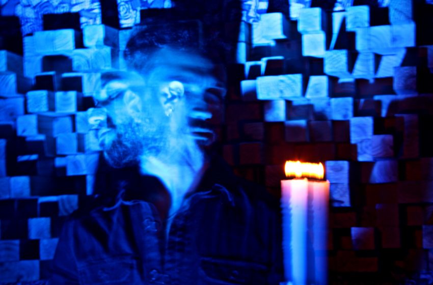  “Incendiaria”: Músico de La Román Big Bang, Matías Lizama, lanza canción que mezcla pasión y tecnología